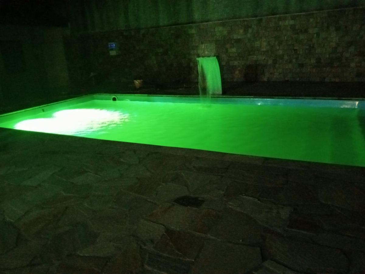 Maravilhosa Vila A 150 M Da Praia Do Guarau, Para 30 Pessoas! Peruíbe Exterior foto